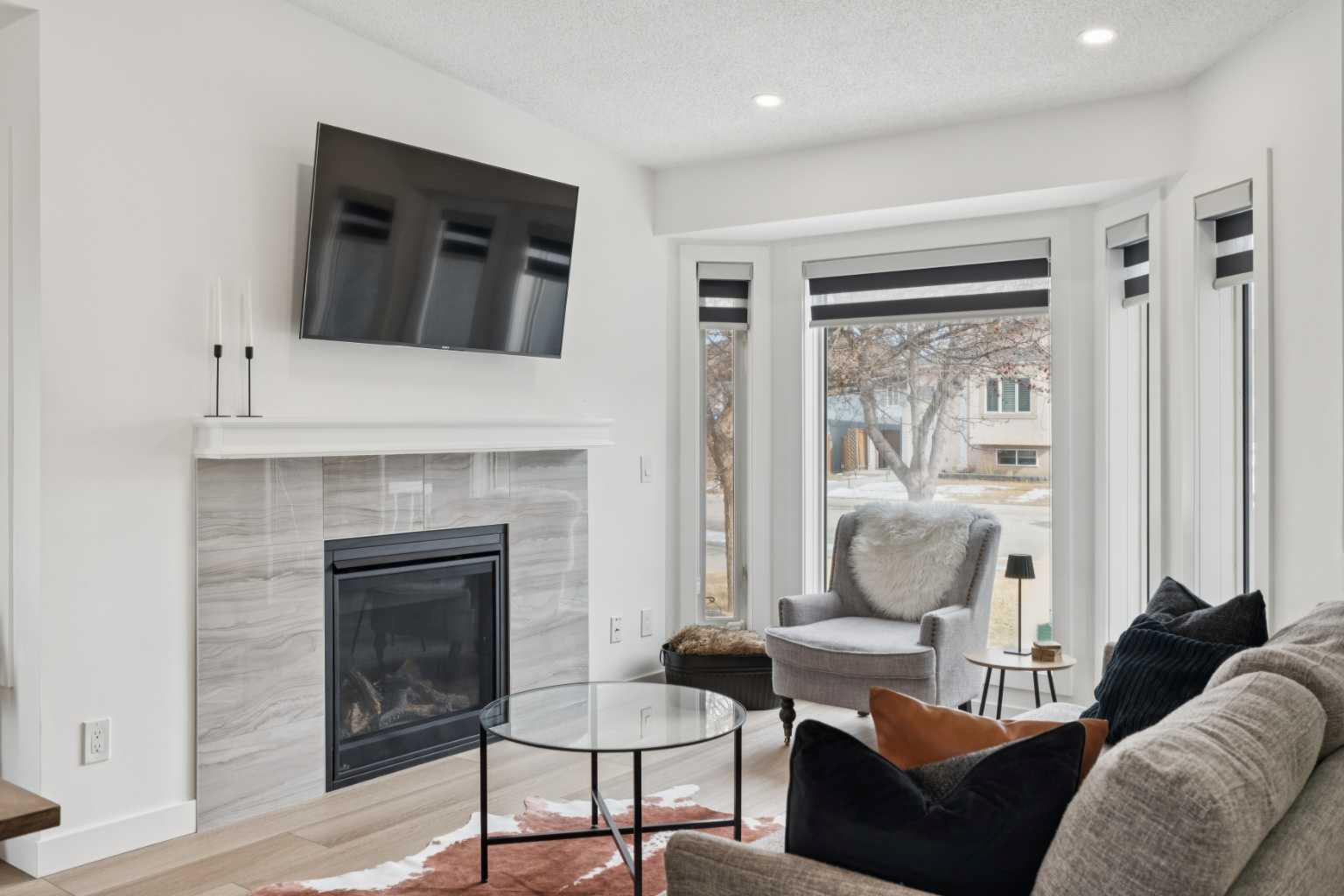 194 Martinglen Way NE