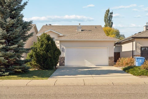 Photo of 246 Fairmont Boulevard S, Lethbridge, AB T1K 7M7 (MLS # A2352732)