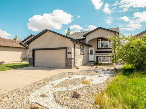 Photo of 727 Aberdeen Crescent, Lethbridge, AB T1J 5B2 (MLS # A2321555)