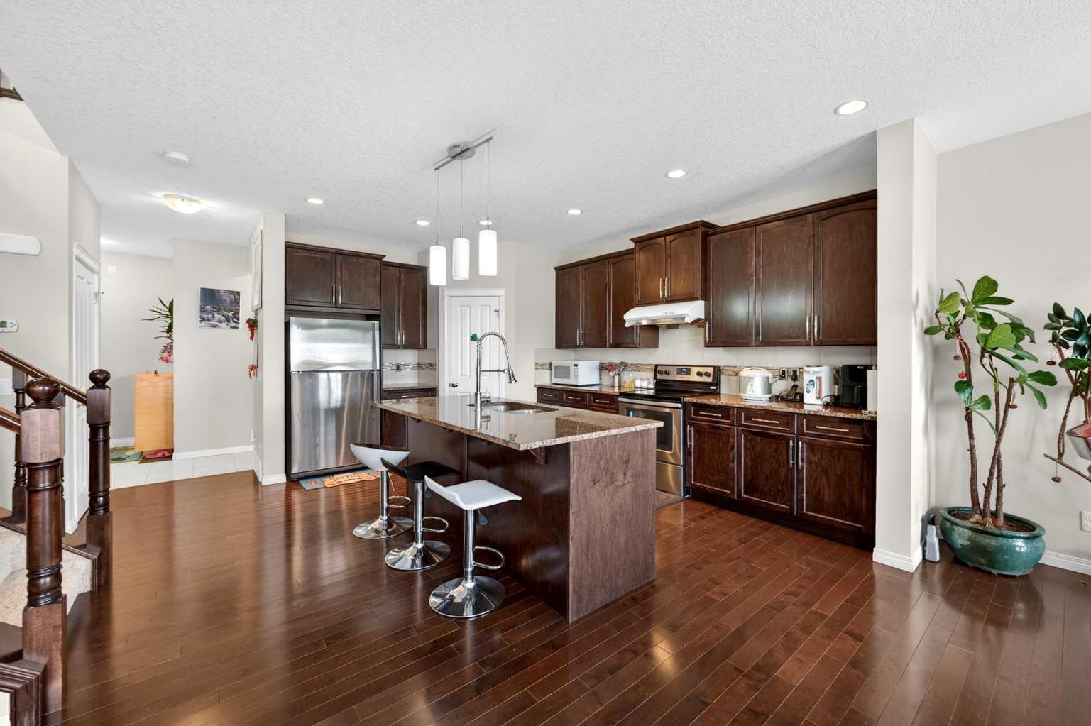 277 Panton Way NW