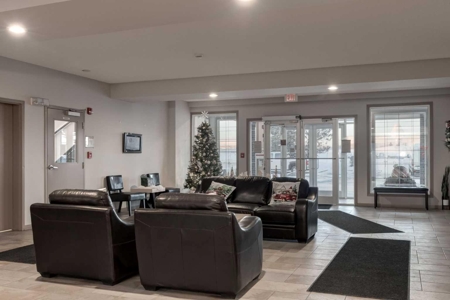 1 CRYSTAL GREEN Lane 411