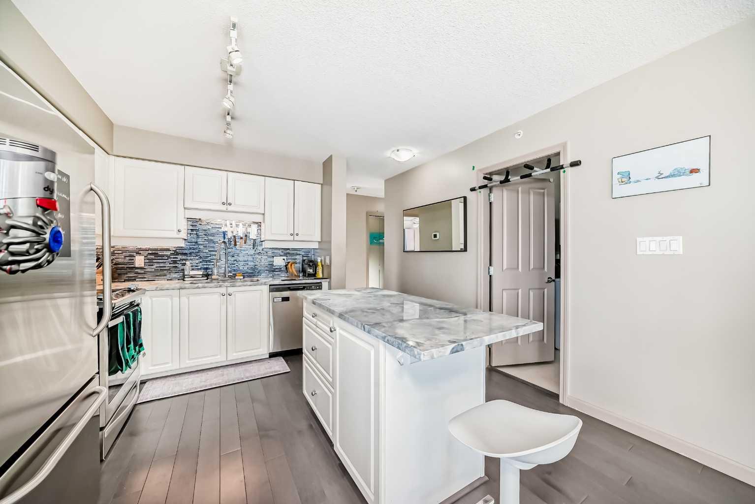 650 10 Street SW 1807