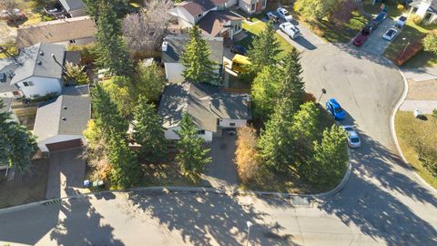 339 Ranchview Place NW Calgary AB T3G 1J8