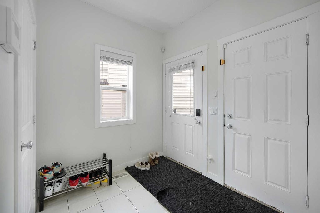 Photo of 129 Covecreek Bay NE, Calgary, AB T3K 0N1 (MLS # A2321744)