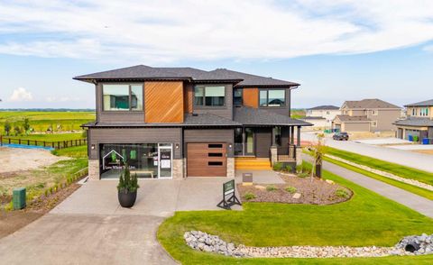 147 Siltstone Place Balzac AB T4B 5T6