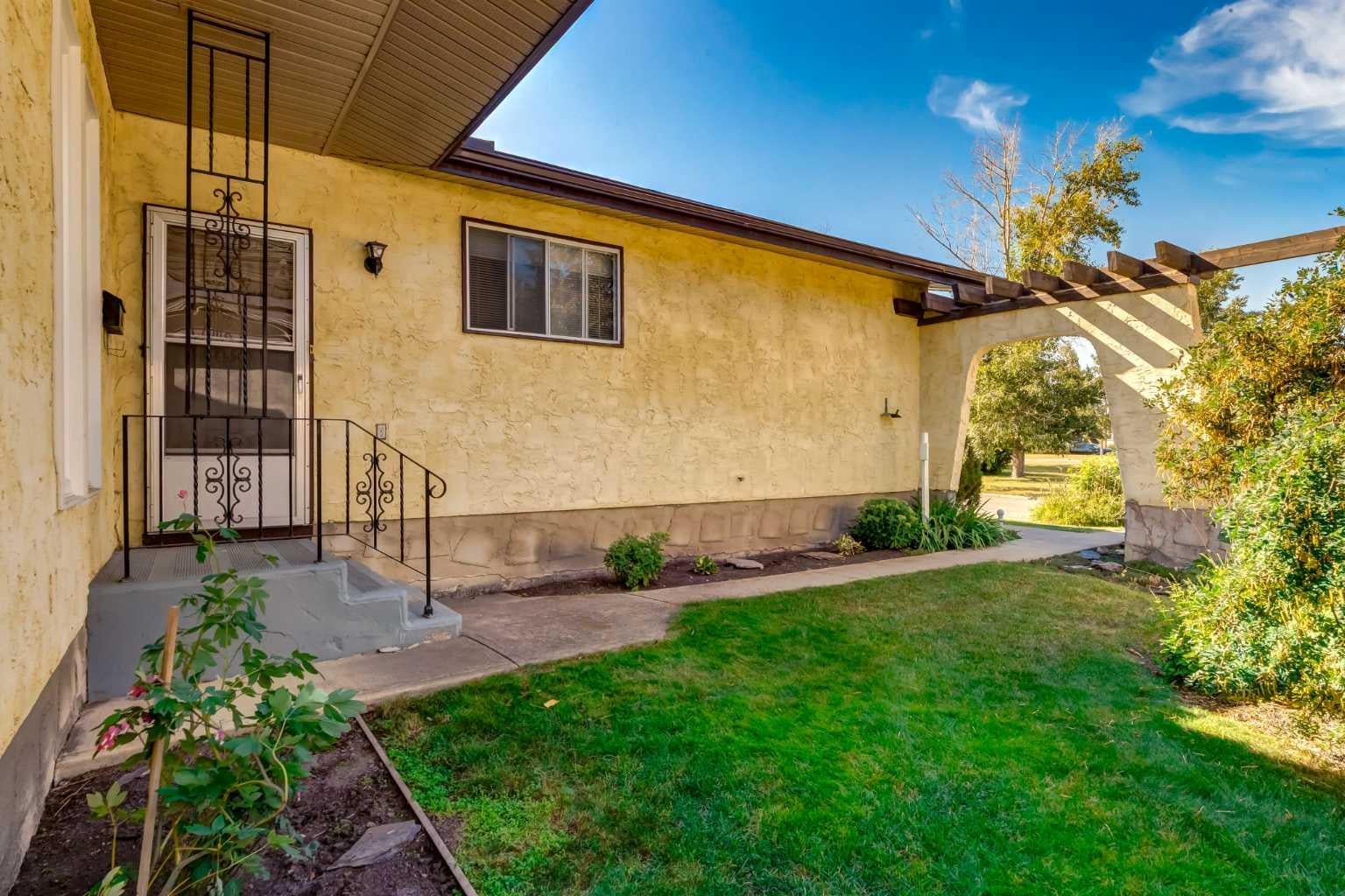 243 Cedarpark Green SW