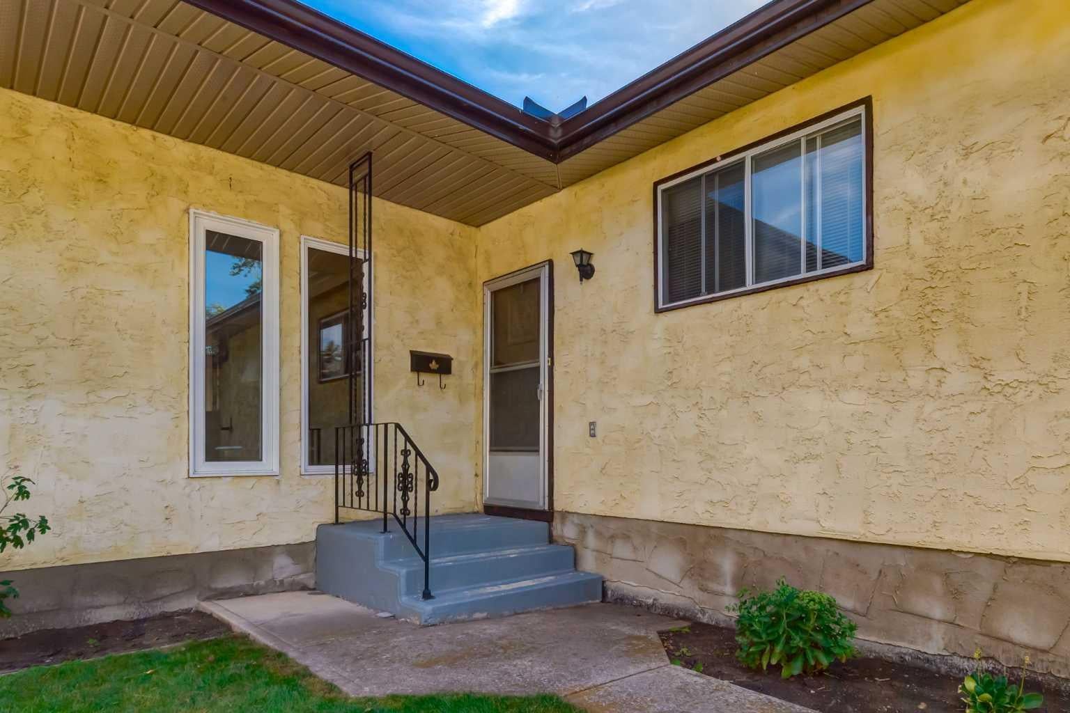 243 Cedarpark Green SW