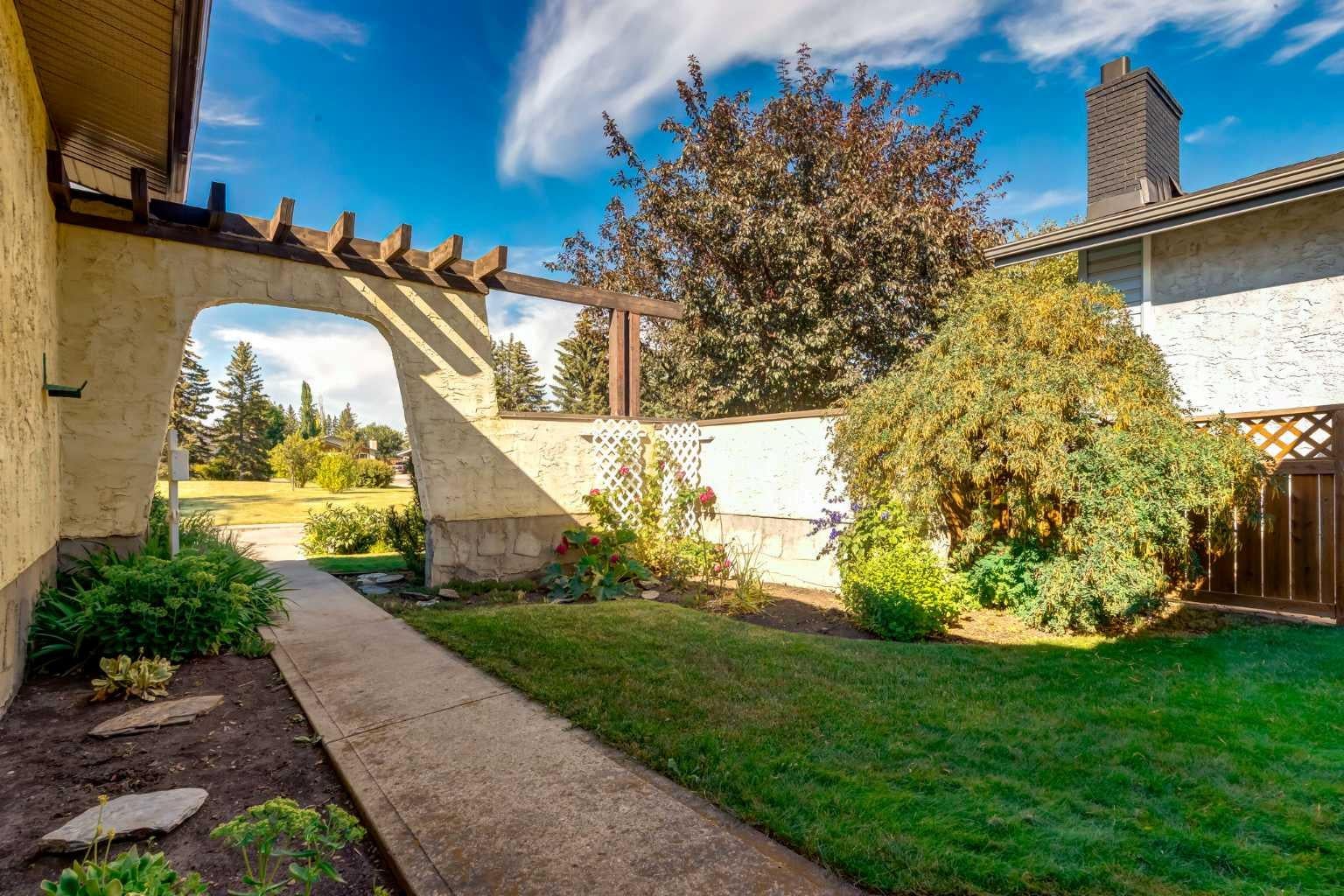 243 Cedarpark Green SW