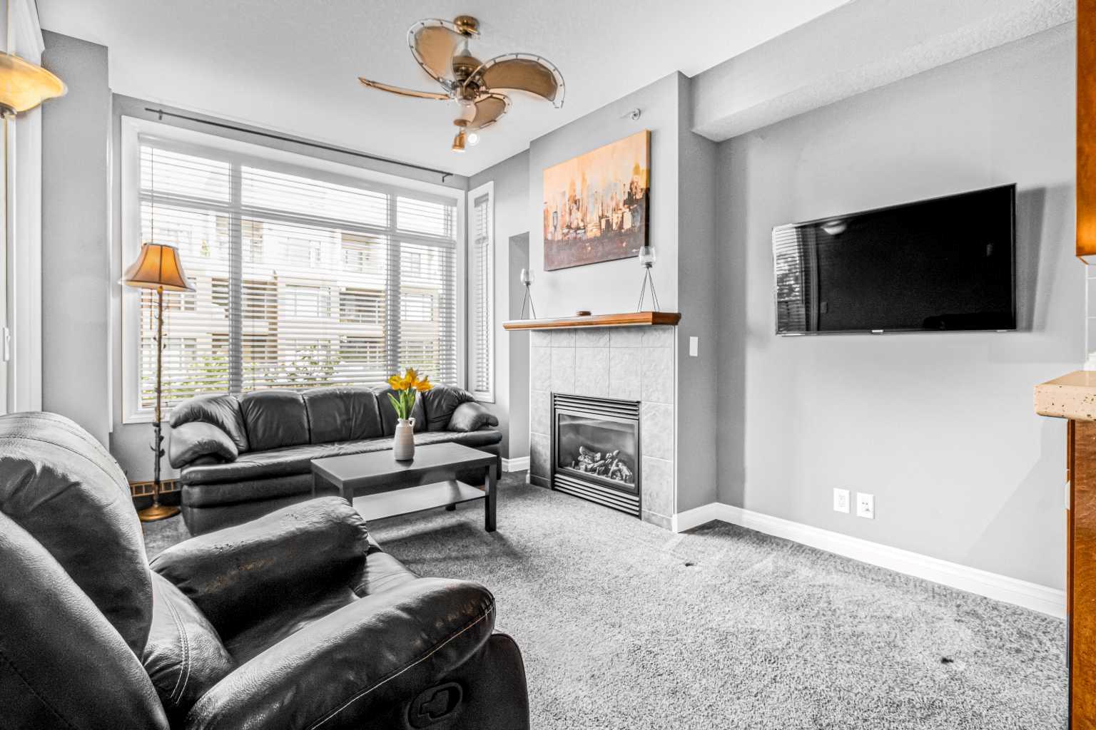 930 Centre Avenue NE 422