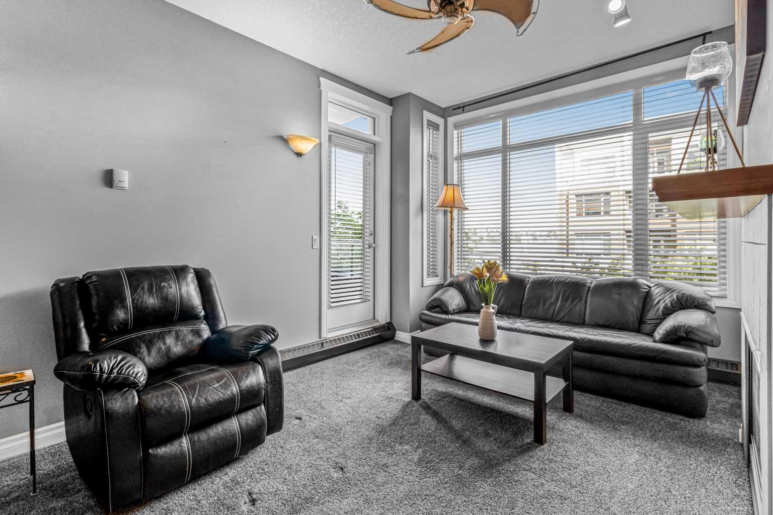 930 Centre Avenue NE 422