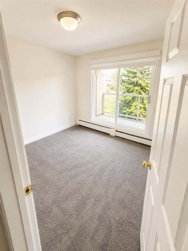 Photo of 210 25 Avenue SW #10, Calgary, AB T2S 0L1 (MLS # A2337481)