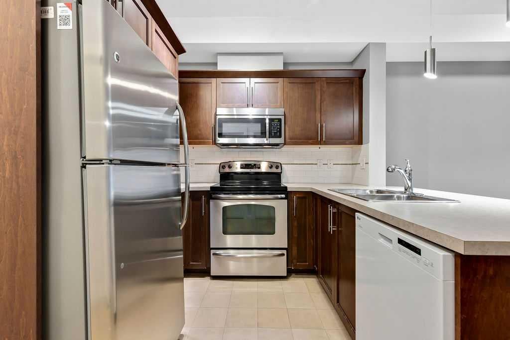 20 Royal Oak Plaza NW 111
