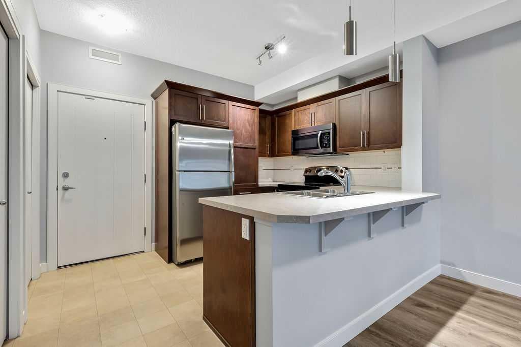 20 Royal Oak Plaza NW 111