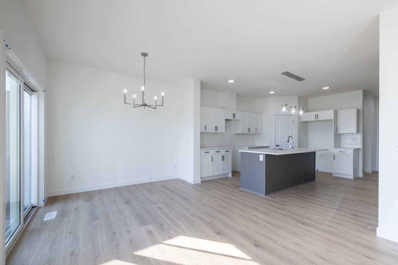308 Edgefield Close