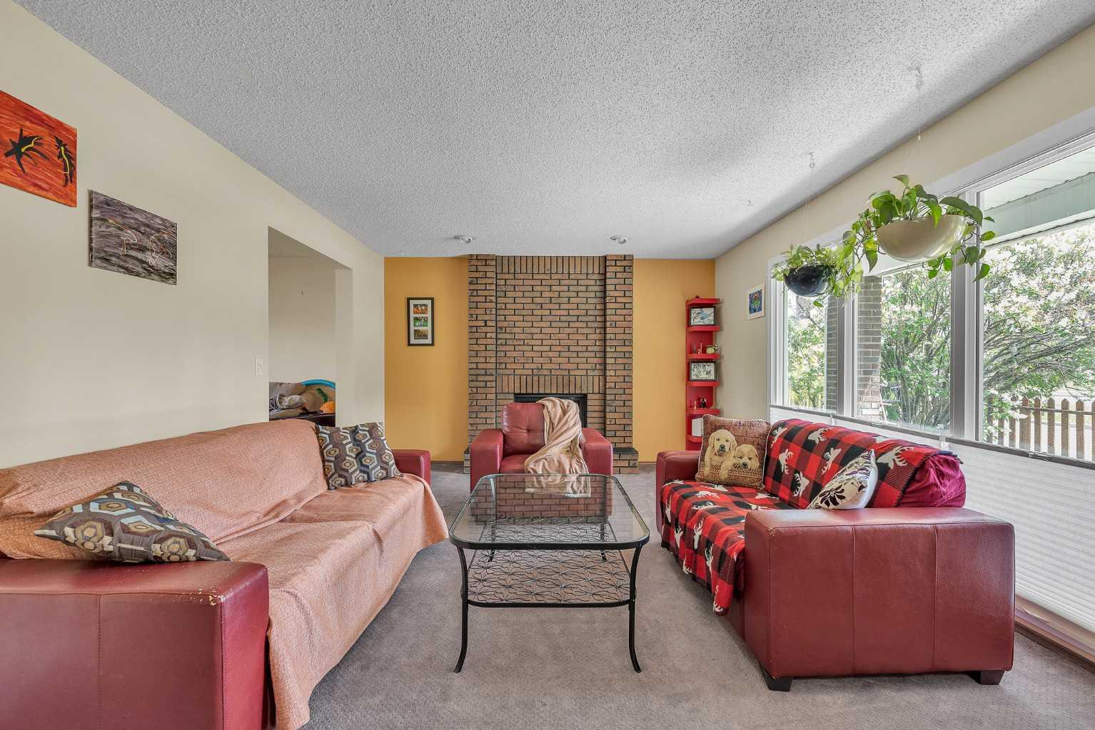 3615 Sarcee Road SW