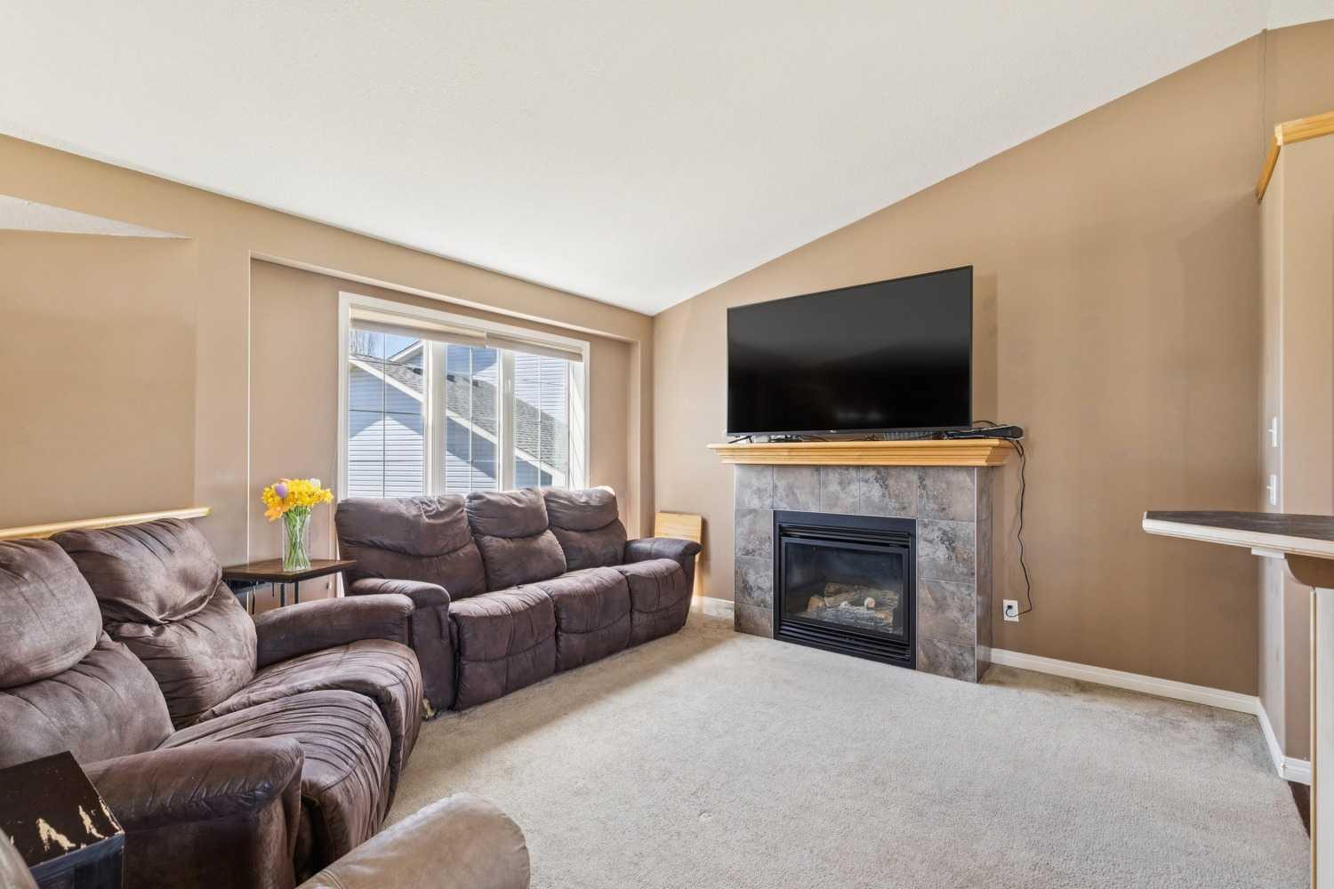 232 Hillcrest Court