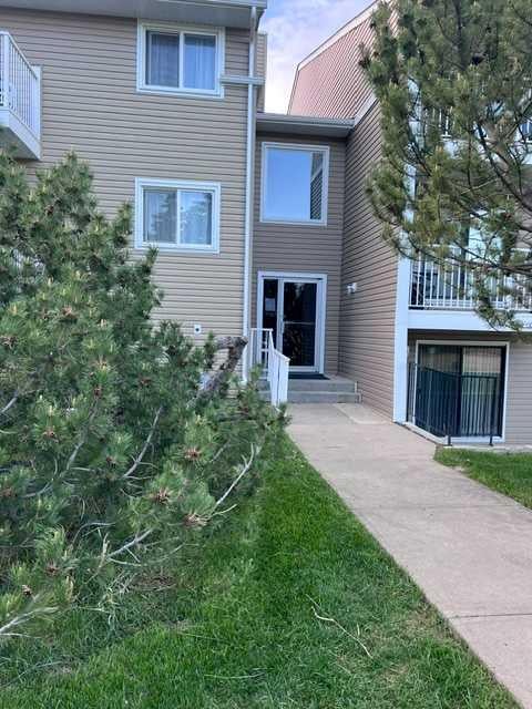 Photo of 49 Bennett Street #208, Red Deer, AB T4R 1V4 (MLS # A2345081)