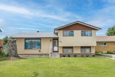Photo of 2397 24 Street SE, Medicine Hat, AB T1B 1B1 (MLS # A2319805)