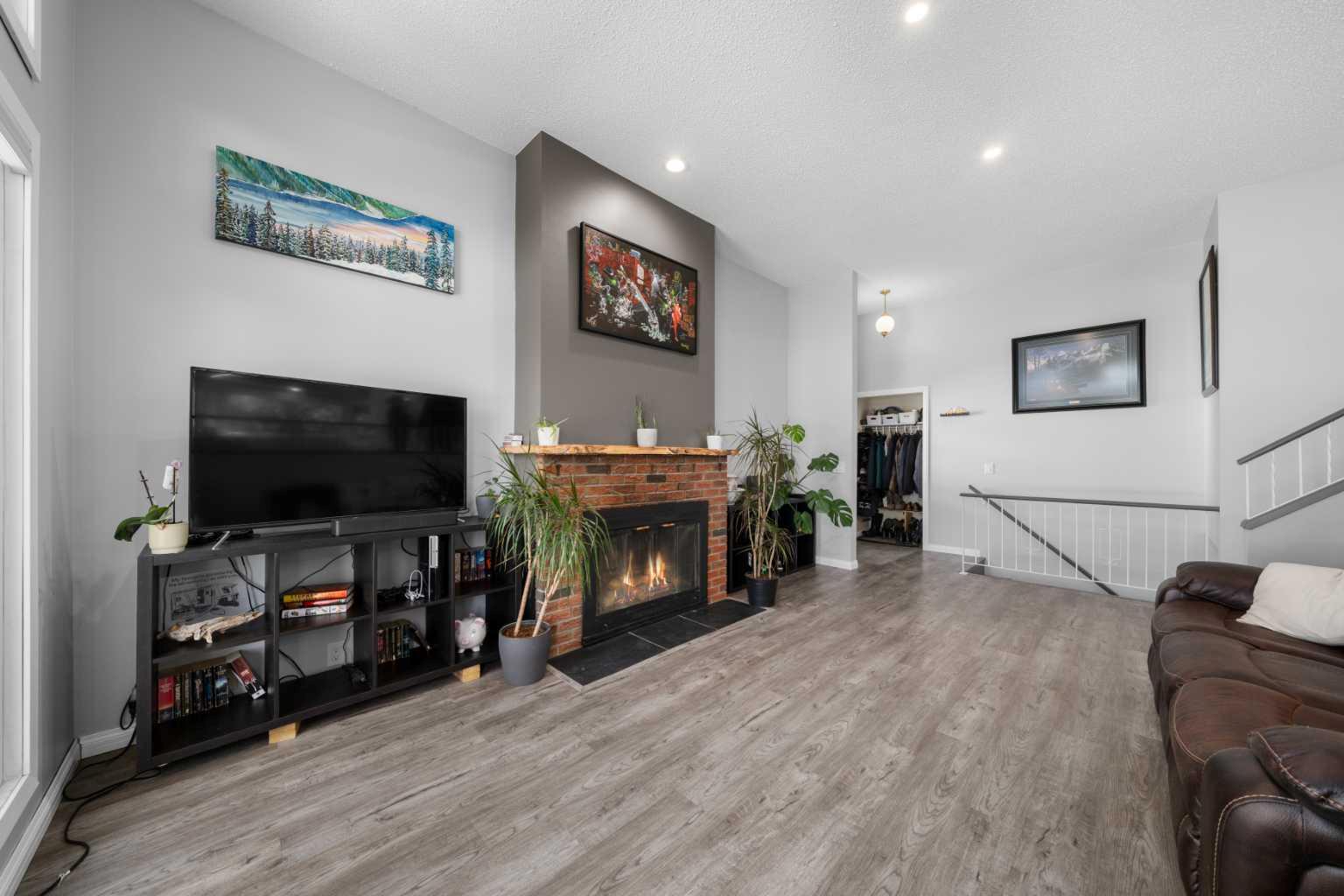24 Cedardale Rise SW