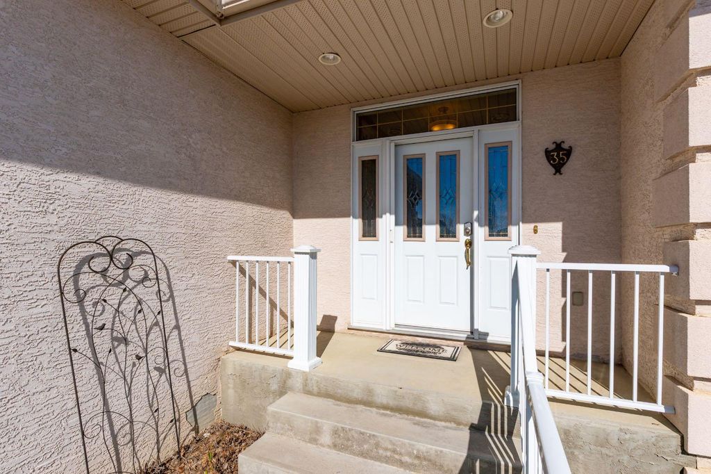 Photo of 35 Lake Ridge, Olds, AB T4H 1W6 (MLS # A2295065)