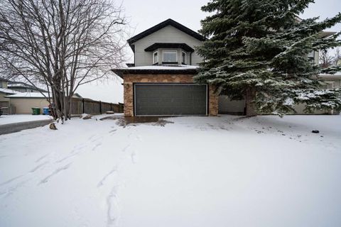 11 Arbour Stone Crescent NW Calgary AB T3G 4Z9