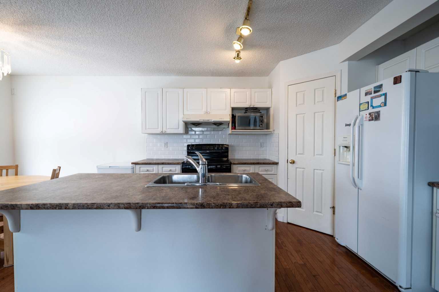 11 Arbour Stone Crescent NW