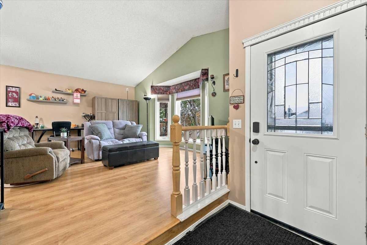 36 Covington Mews NE