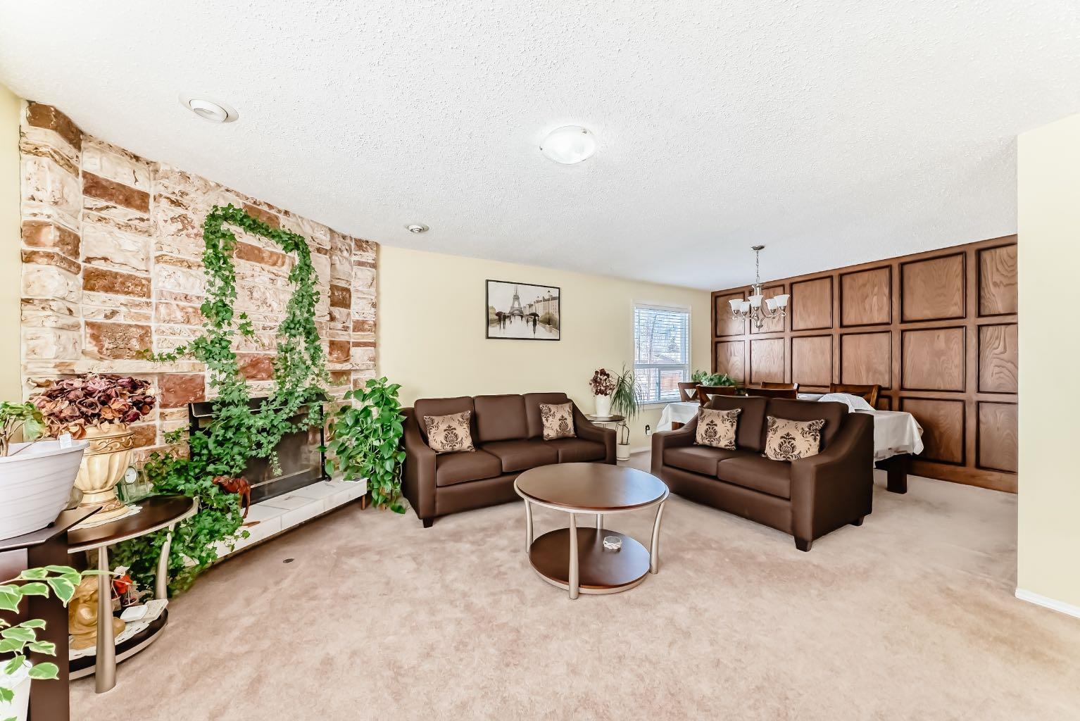 557 Rundleville Place NE