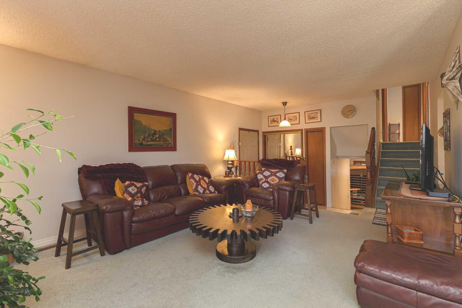47 Woodford Crescent SW