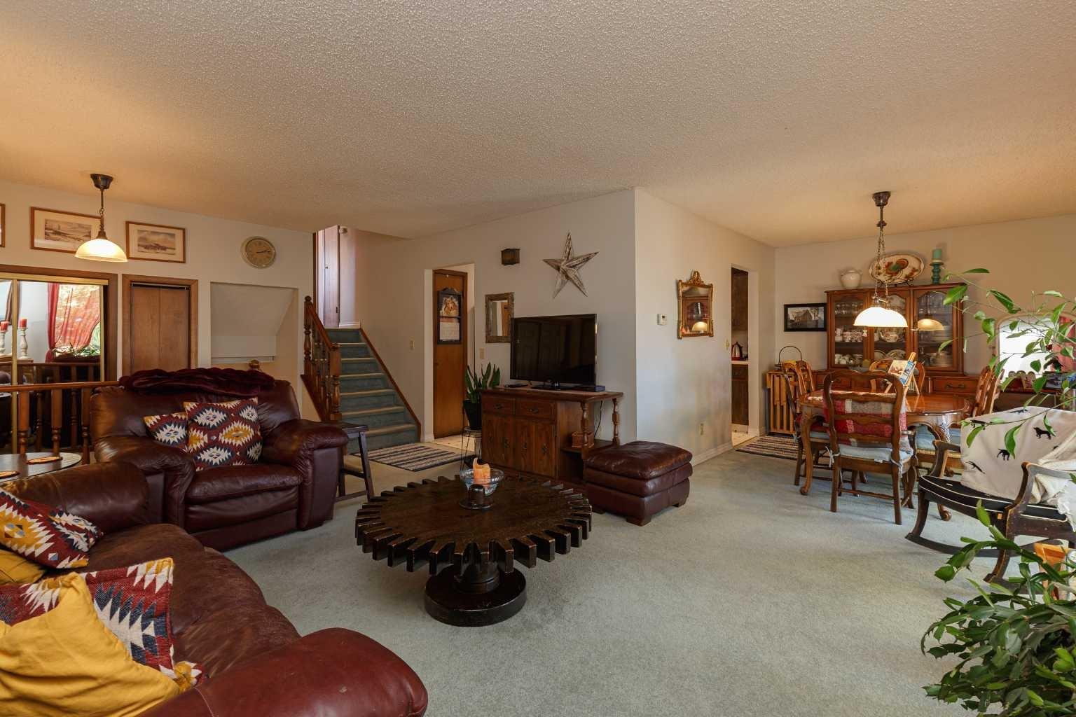47 Woodford Crescent SW