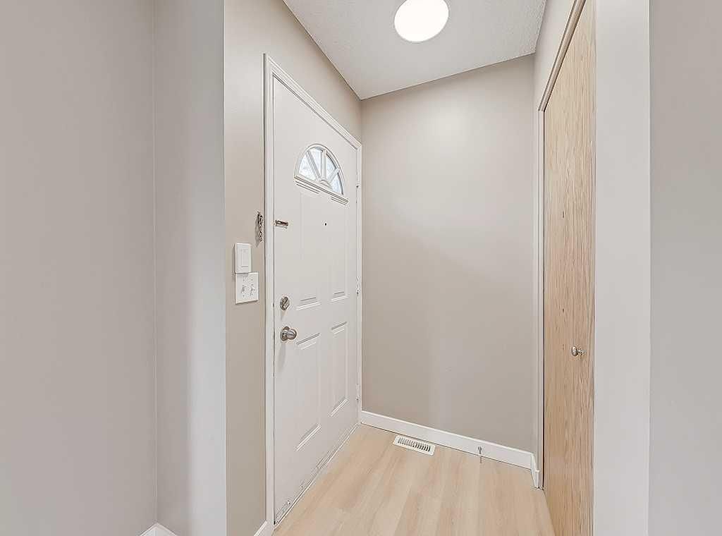 Photo of 292 Coventry Close NE, Calgary, AB T3K 4C5 (MLS # A2311902)