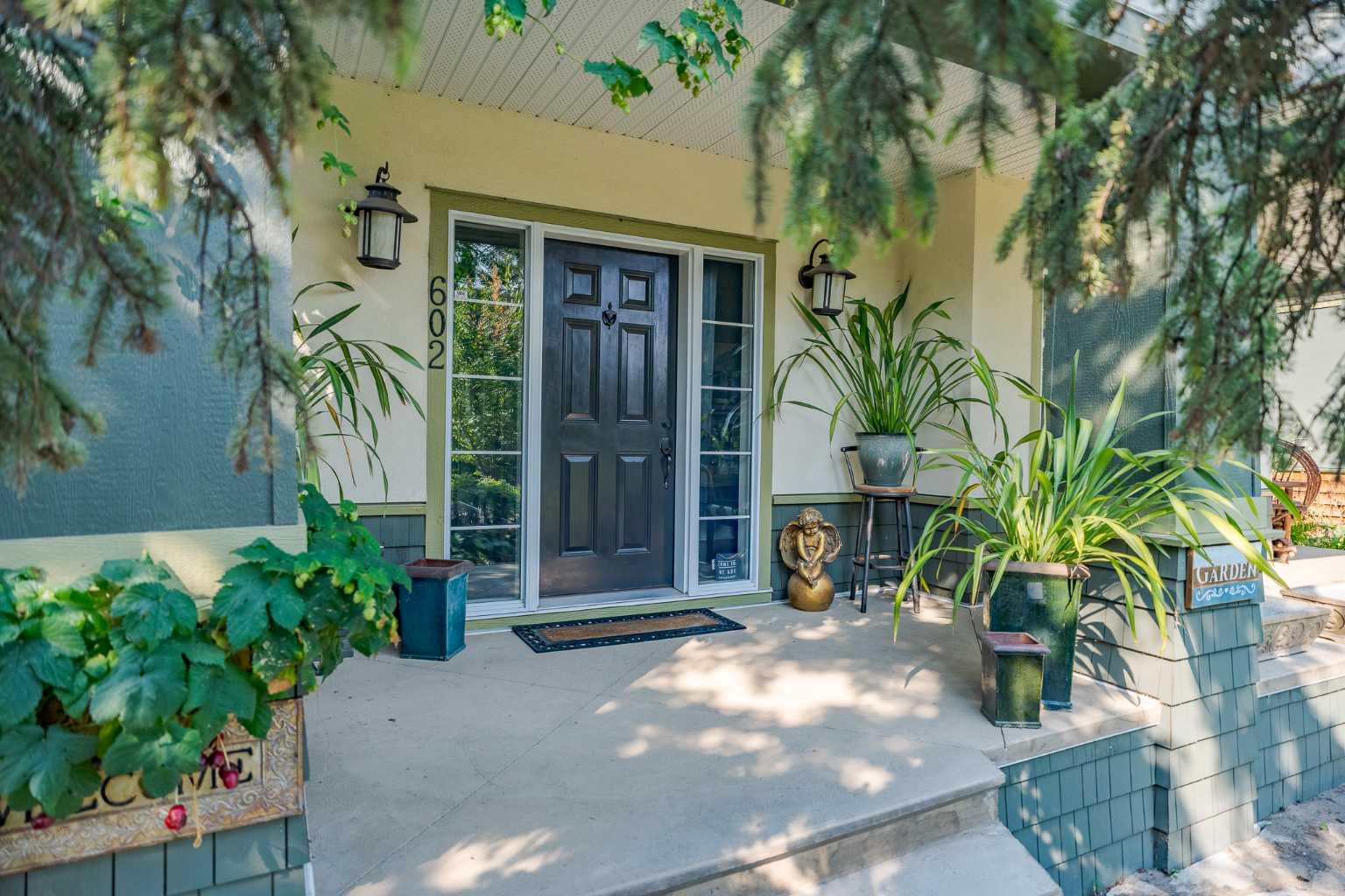 602 Macleod Trail SW