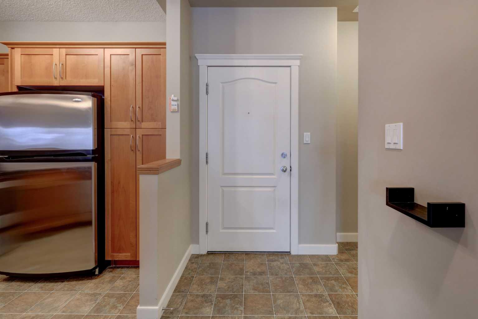 10 Discovery Ridge Close SW 209