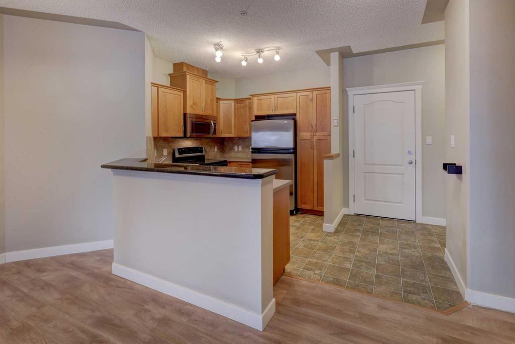 Photo of 10 Discovery Ridge Close SW #209, Calgary, AB T3H 5X3 (MLS # A2288702)