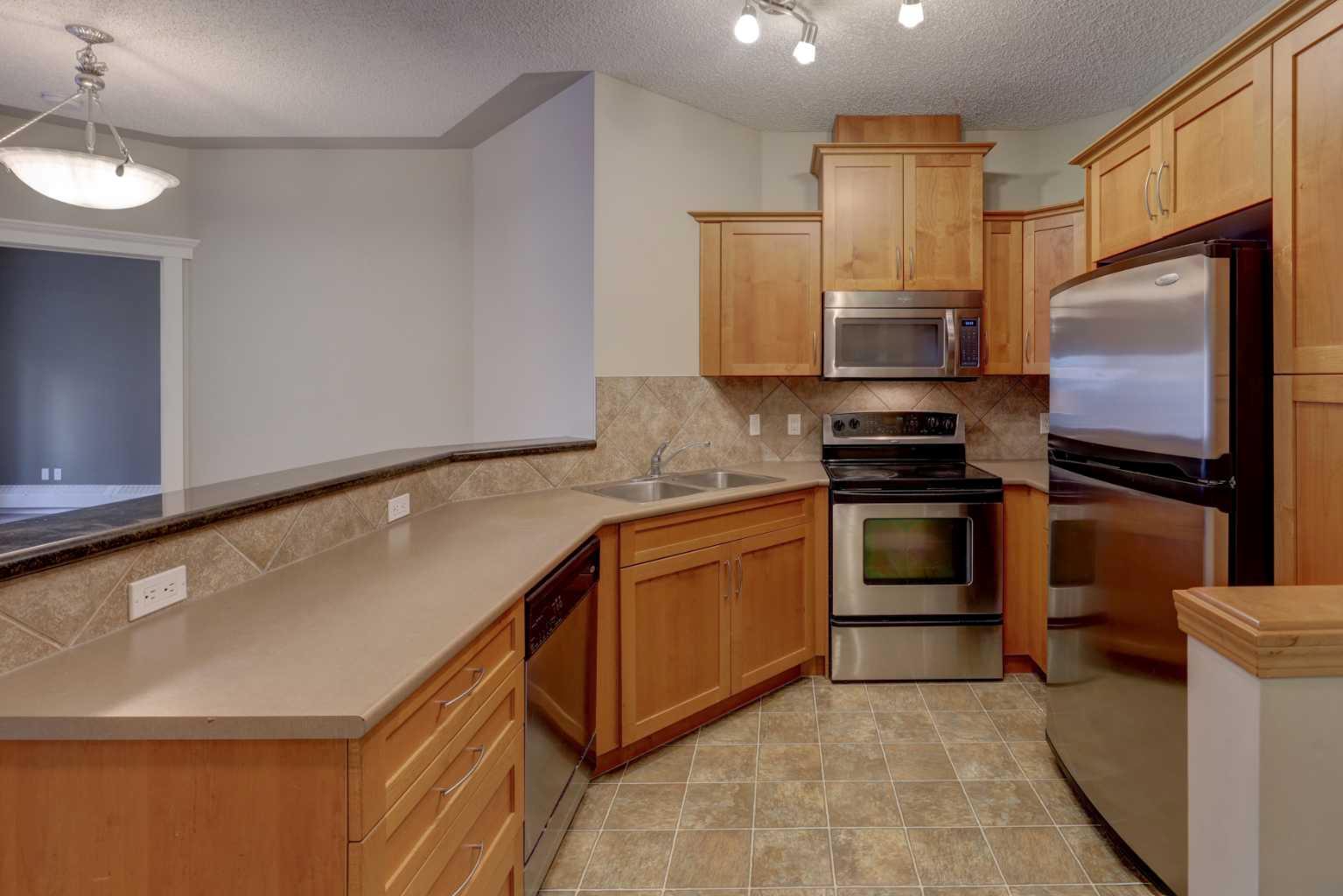 10 Discovery Ridge Close SW 209