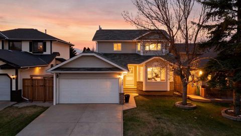 Photo of 212 Harvest Wood Way NE, Calgary, AB T3K 3X7 (MLS # A2307653)