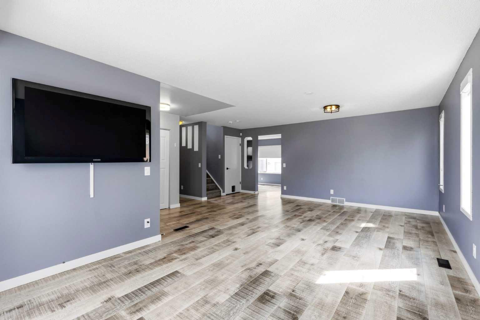 212 Harvest Wood Way NE