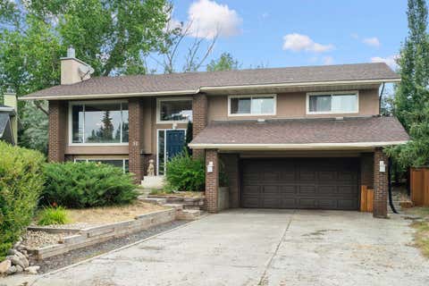 Photo of 12 Glenwood Court, Cochrane, AB T4C 1H4 (MLS # A2336596)
