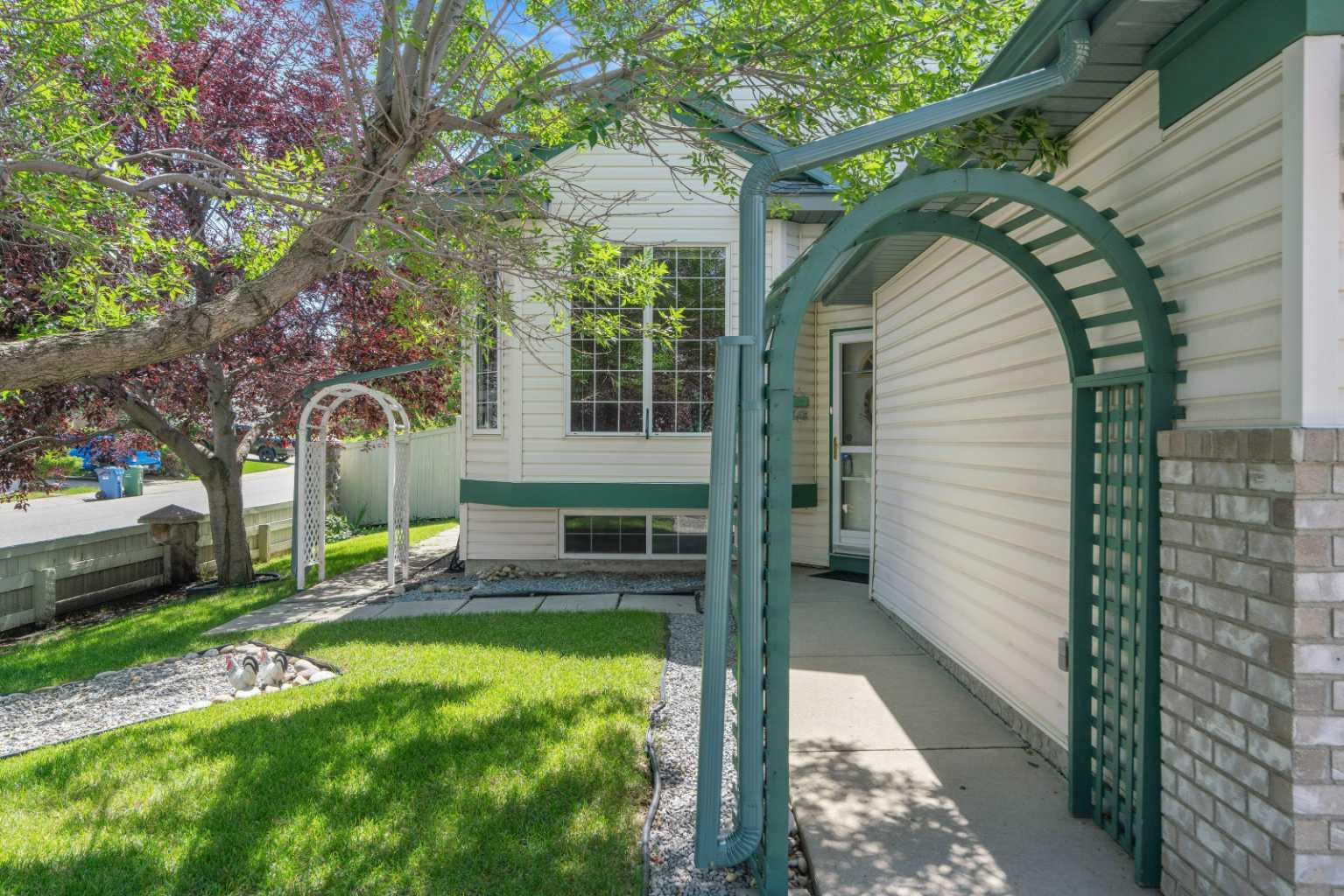 157 Somerset Drive SW