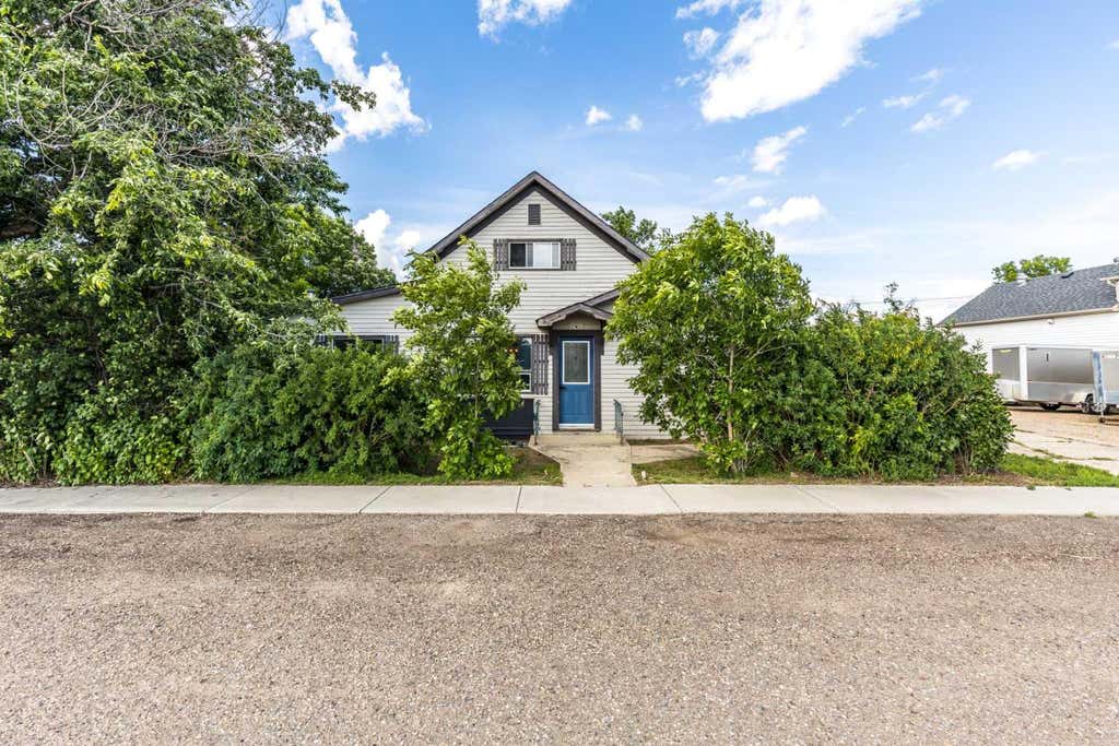 Photo of 80 Pacific Avenue, Irvine, AB T0J 1V0 (MLS # A2324267)