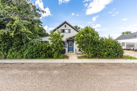 Photo of 80 Pacific Avenue, Irvine, AB T0J 1V0 (MLS # A2324267)