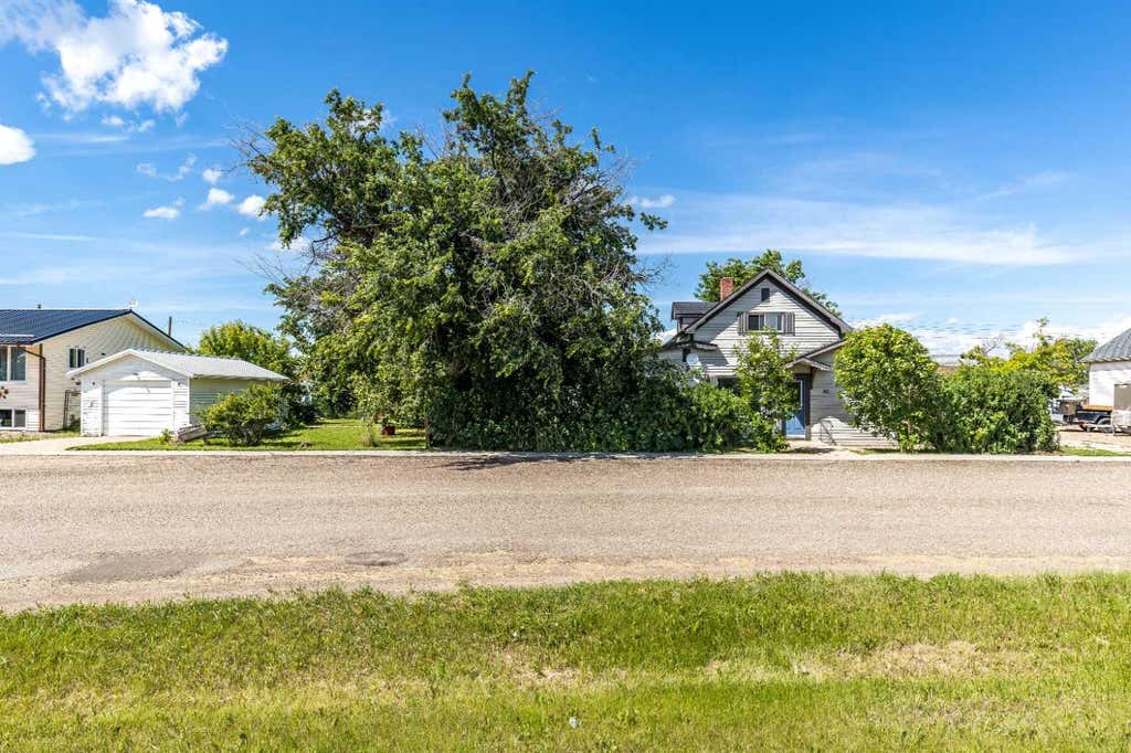 Photo of 80 Pacific Avenue, Irvine, AB T0J 1V0 (MLS # A2324267)