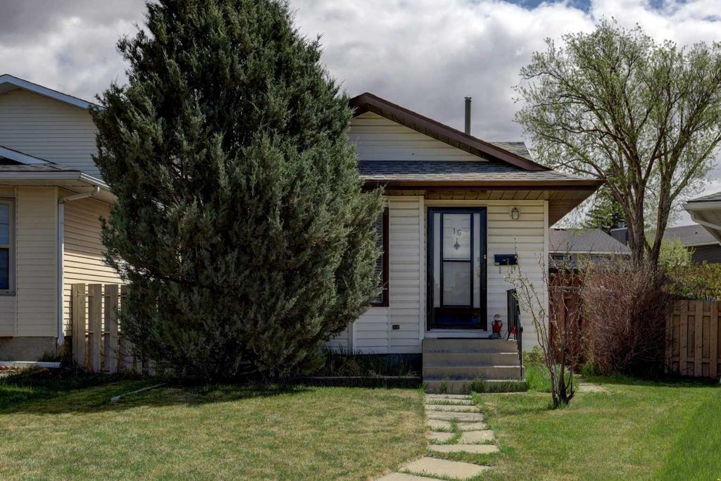 Photo of 16 Martingrove Mews NE, Calgary, AB T3J 2S9 (MLS # A2329214)