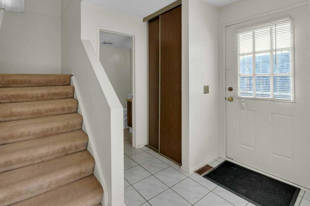 36 Castlebrook Way NE