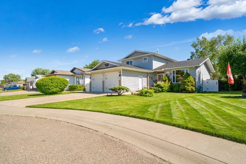 Photo of 1630 31 Street SE, Medicine Hat, AB T1A 8J8 (MLS # A2334245)