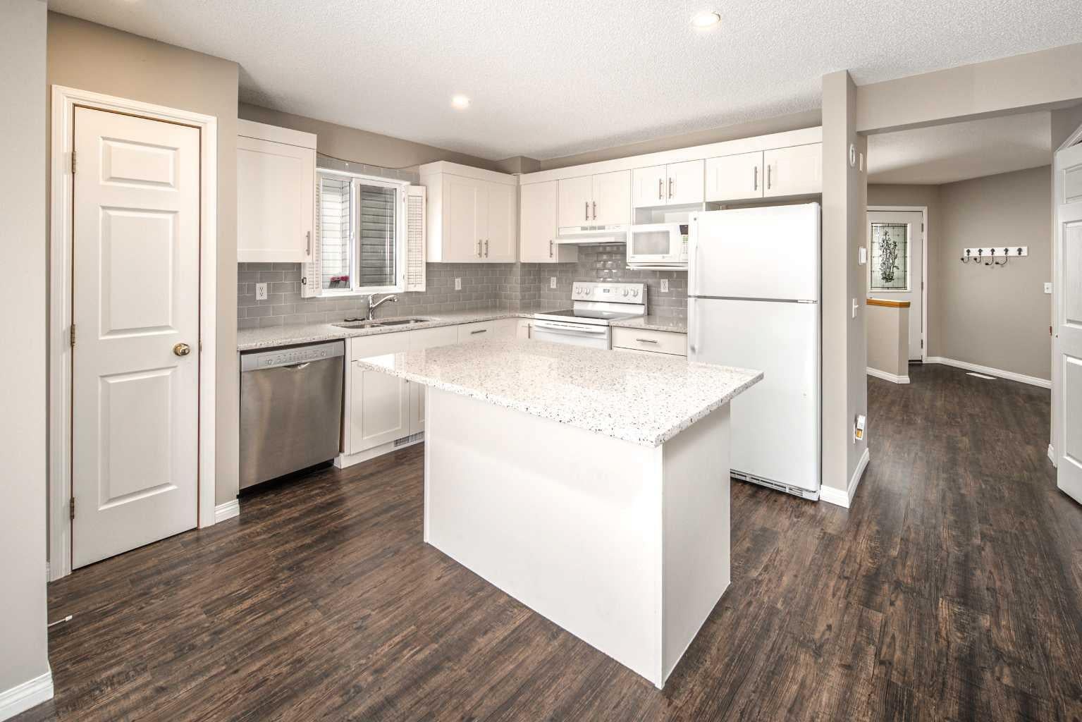 283 Arbour Crest Road NW