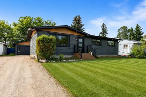 Photo of 28 Alberta Drive, Fort McMurray, AB T9H 1P5 (MLS # A2321064)