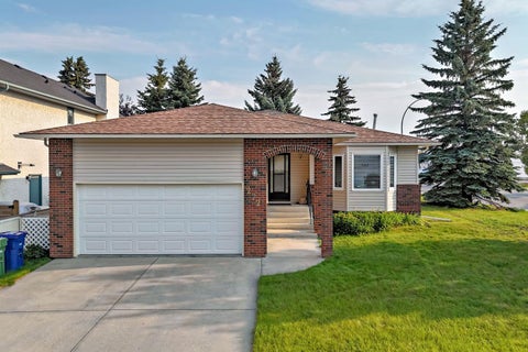 Photo of 272 Woodside Road NW, Airdrie, AB T4B 2C6 (MLS # A2339091)