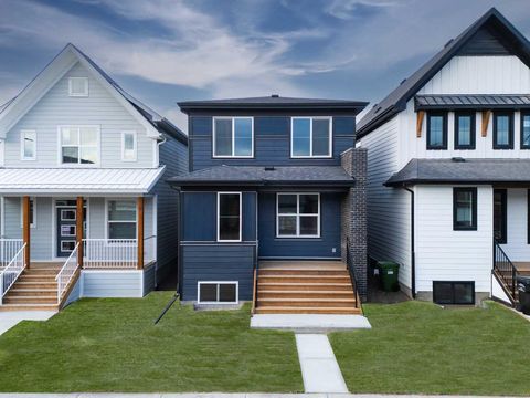 82 Royston Park NW Calgary AB T3L 0M5