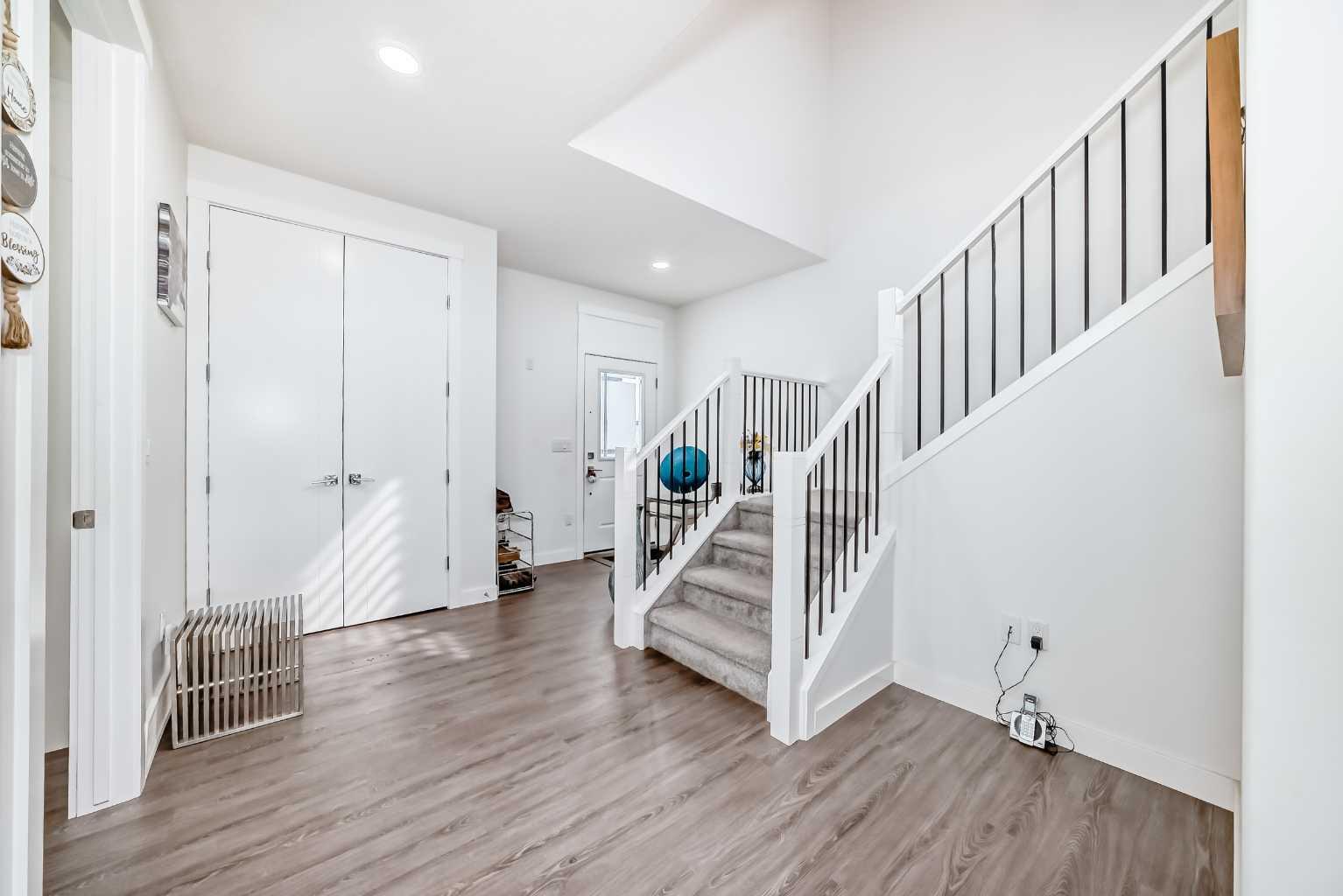 772 Edgefield Crescent